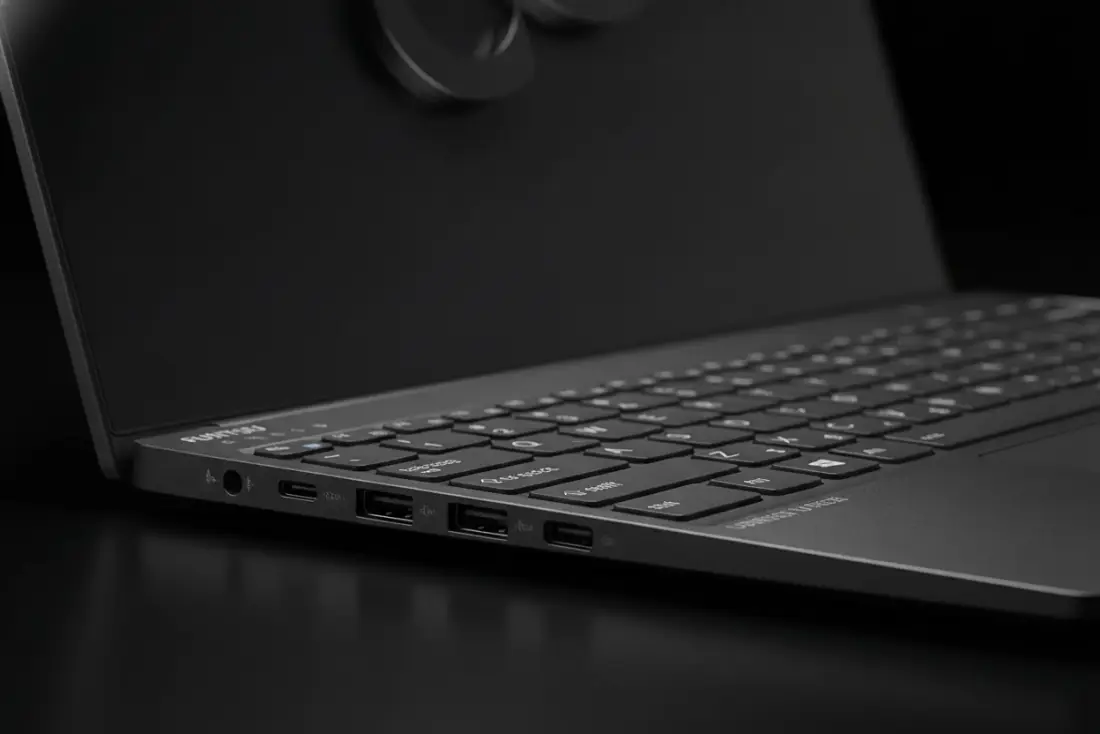 Порты на торце LIFEBOOK U94/A